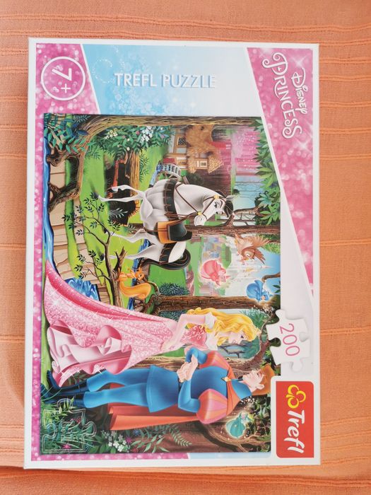 Puzzle prințese nou