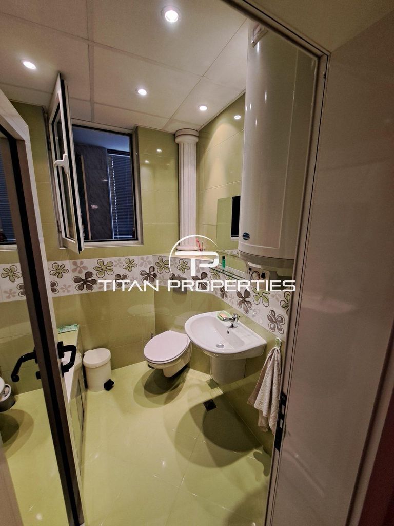 Продава се Тристаен апартамент в Пловдив, Каменица 2 - 68 кв.м за 1971 €/кв.м - Снимка #9
