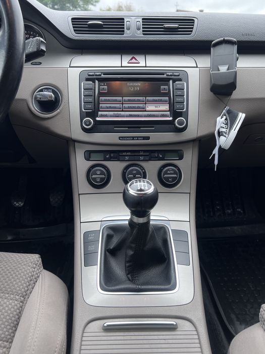 De vanzare passat b6 2010