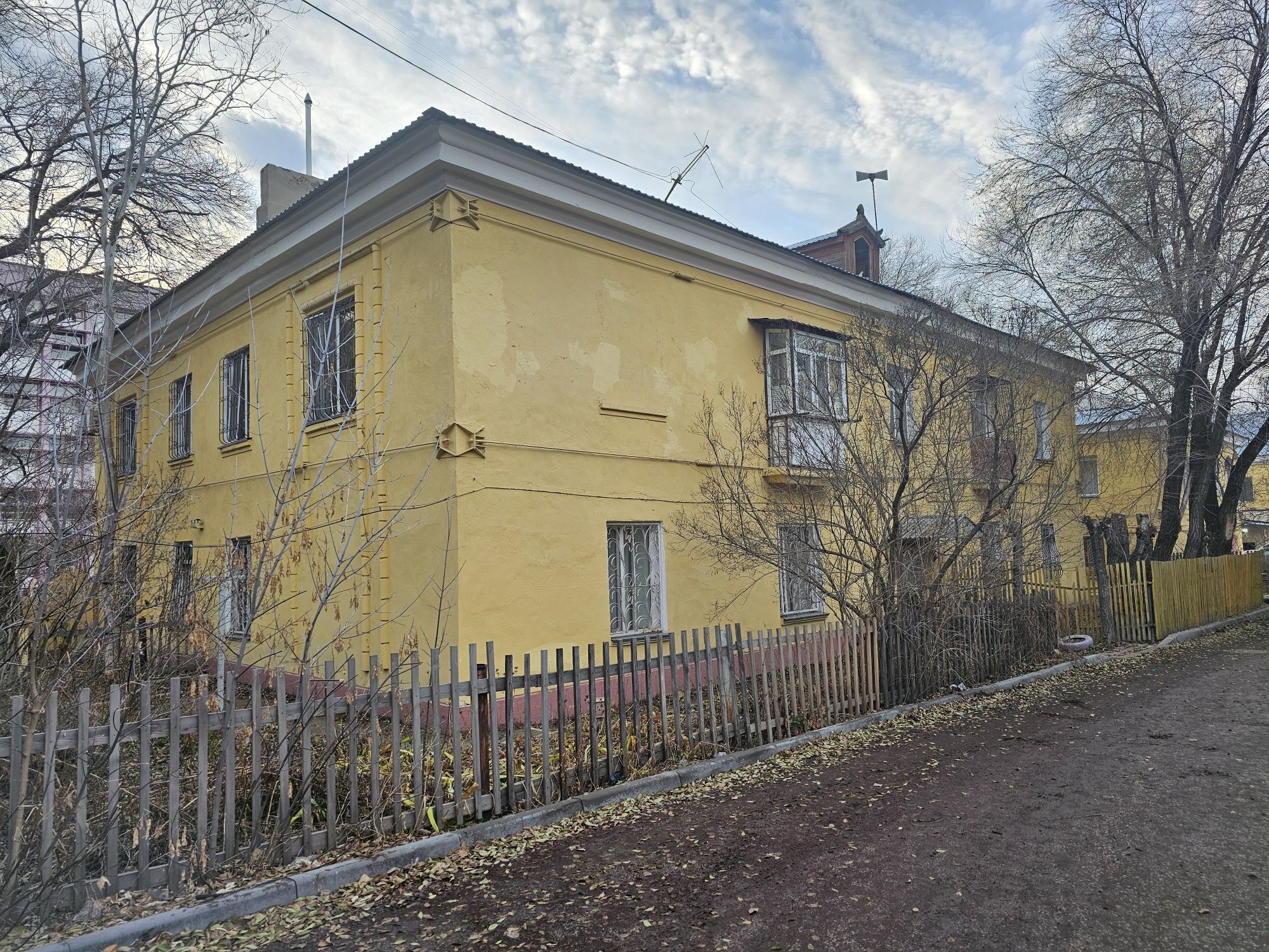2 к. Город. Продаю двухкомнатную квартиру на просп. Назарбаева, дом 54