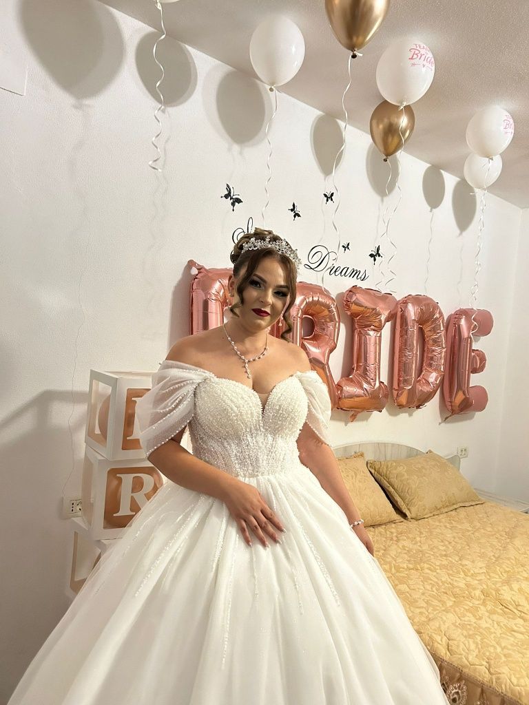 Rochie mireasa deosebita