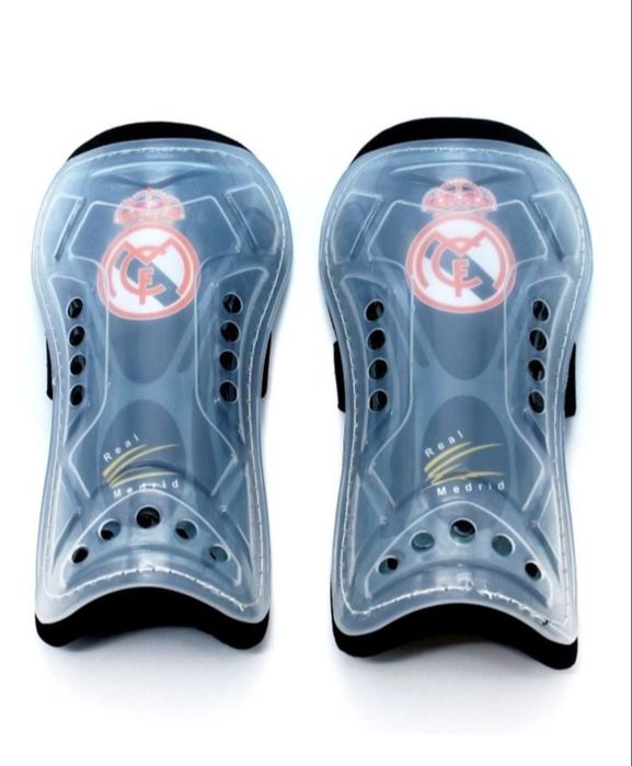 Щитки футбольные