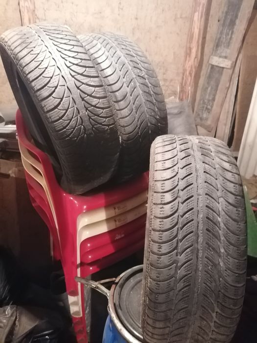 Продавам зимни гуми