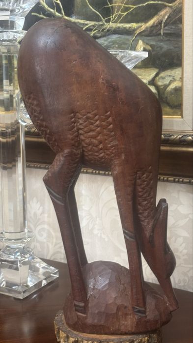 Vând sculpturi din lemn.