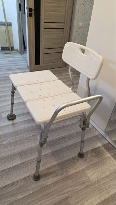 Стул скамейка в душевую ванную для людей с ограниченными возможностями