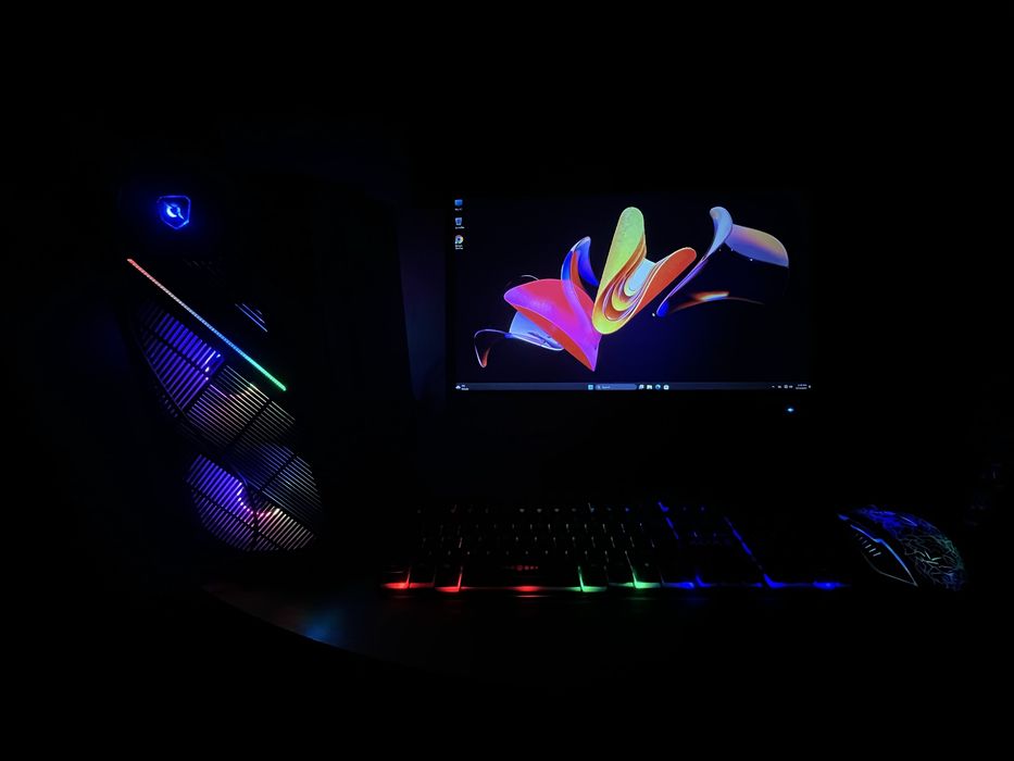 vand pc complet nou