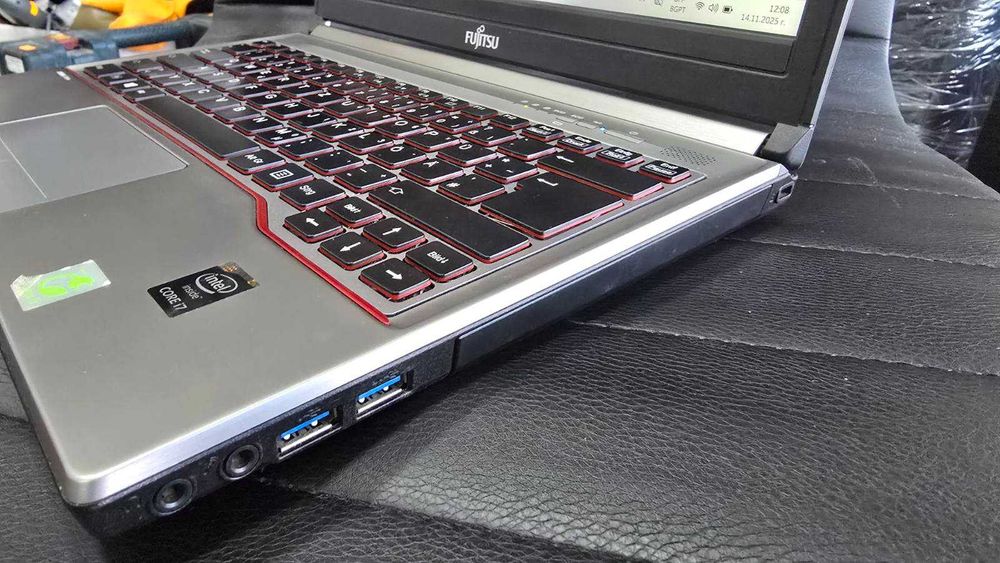 Лаптоп Fujitsu Lifebook E734, 13.3", i7-4610M, 8GB RAM, 256GB HDD