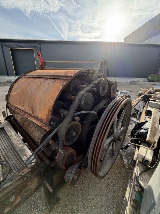 Антикварна текстилна машина Carding Machine (1900–1930 г.)