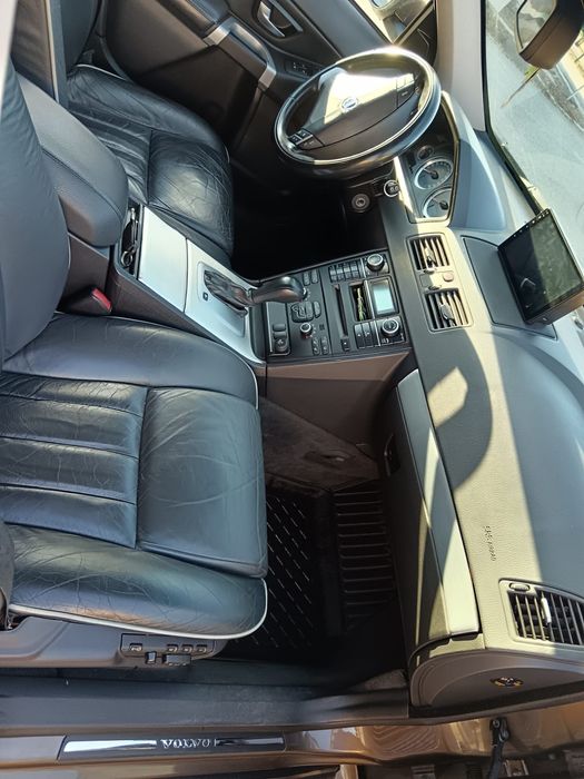 Vând Volvo XC90 4/4 D5AWD
