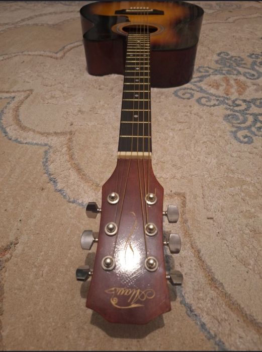 Акустическая Гитара