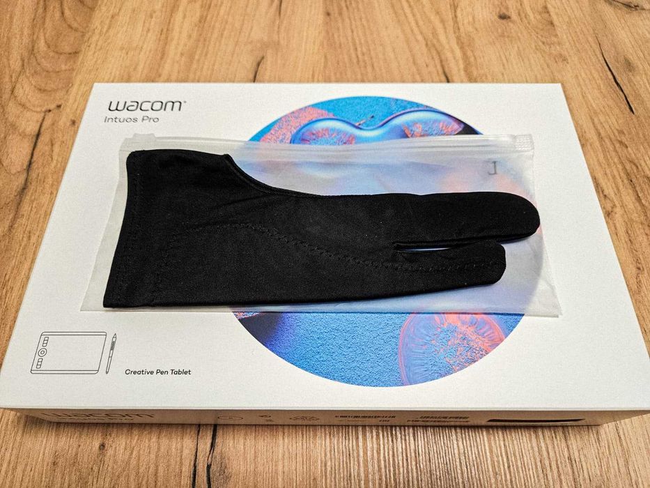 Tabletă grafică Wacom Intuos Pro PTH-460 - stare impecabilă