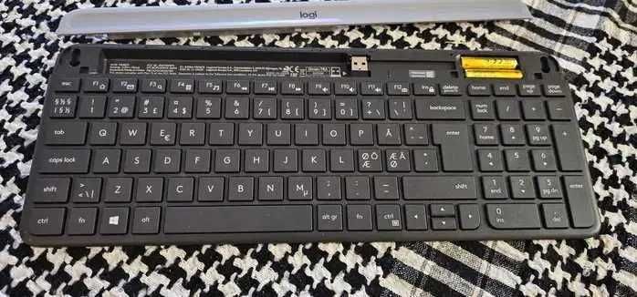 Set mouse wireless si tastatura Logitech - Combo MK470
1