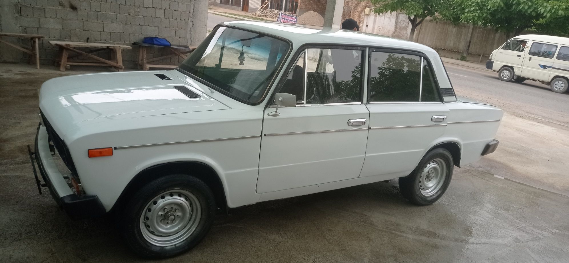 Vaz 2103 srochna sotiladi