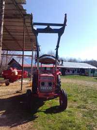 De vânzare tractor international mk 353 cu încărcător