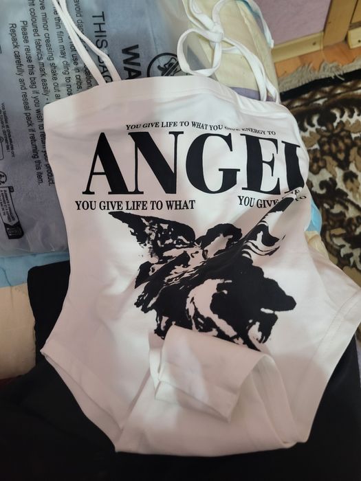 Продам боди и джинсы АБСОЛЮТНО НОВЫЕ поверили и поняли что маленькие