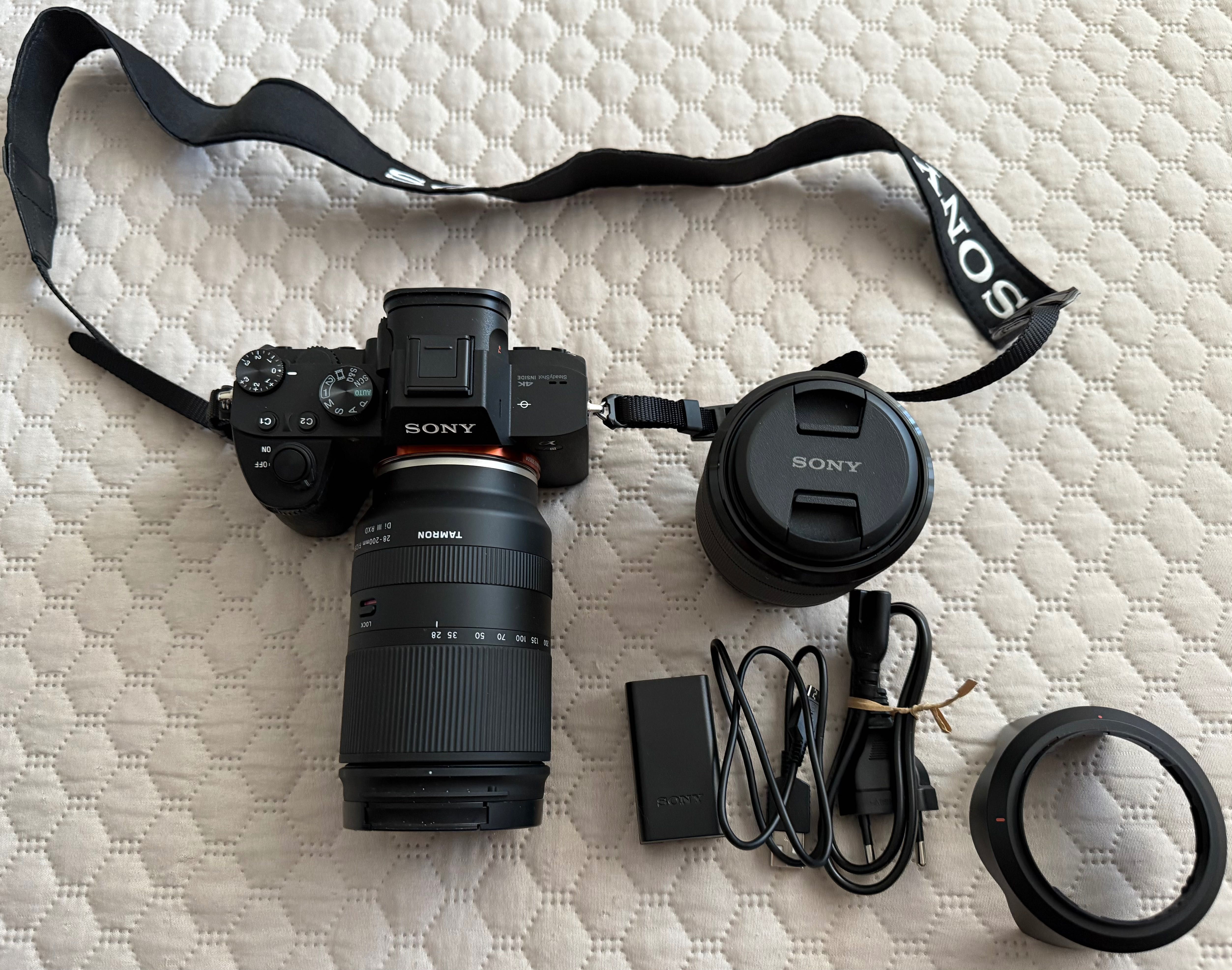 Продавам безогледален пълноформатен фотоапарат Sony - Alpha A7 III