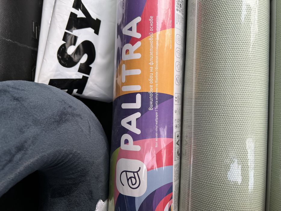 Продам обои новые