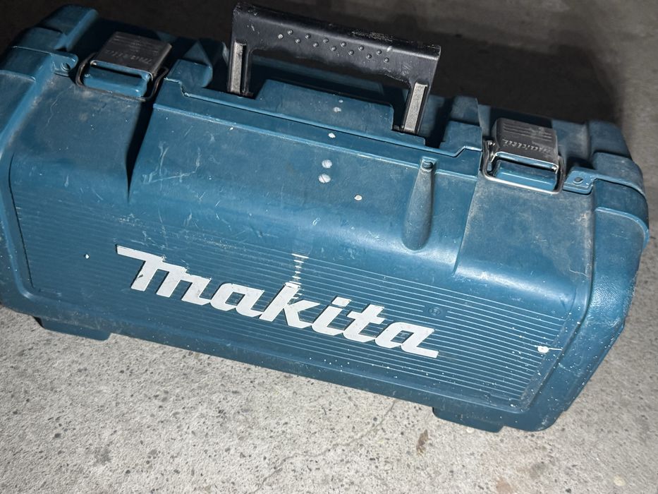 Makita aparat de slefuit cu vibratii