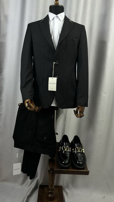 Costum Valentino