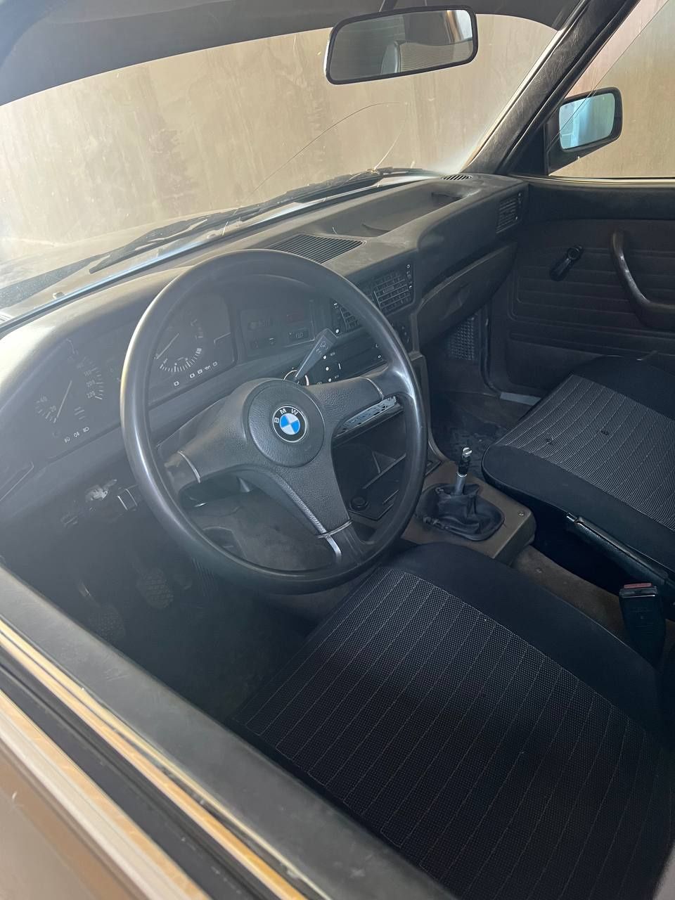 BMW e28 sotiladi