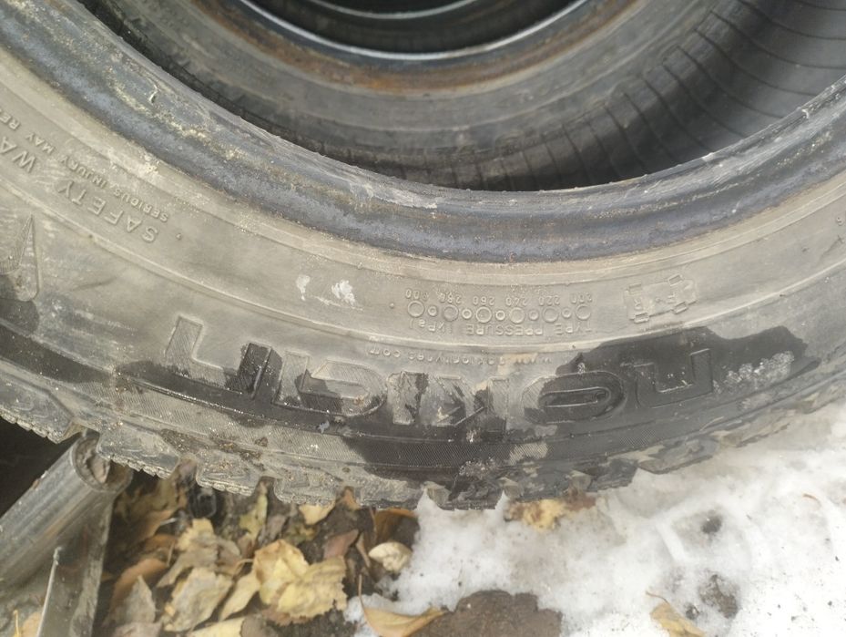 Продам резину на 15 в отличном состояний