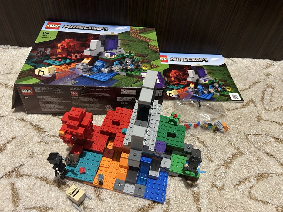 LEGO Minecraft - Portalul ruinat 21172, 316 piese
