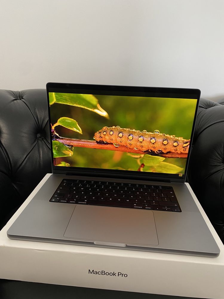 MacBook Pro 16-inch/ M1 Pro / 16 Gb RAM / 1 TB / Space Gray/ Ca nou