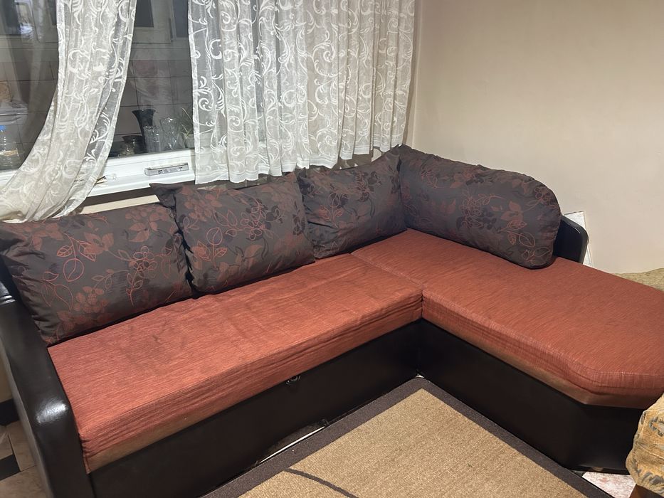 Ъглов диван с функция сън