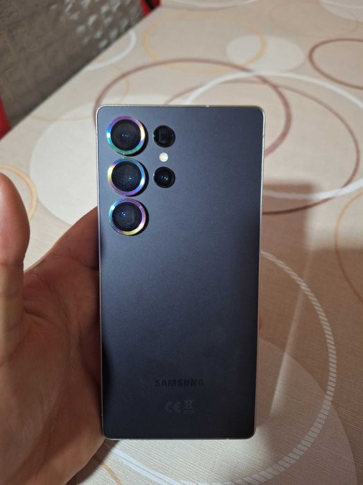 Продавам Samsung S25 Ultra 256