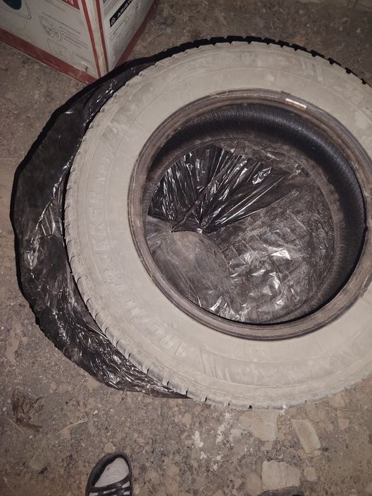 Продам покрышки зимние состояние идеальное.