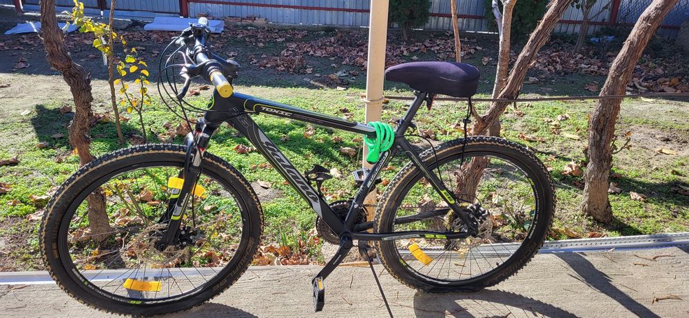 Vand bicicletă pentru baieti