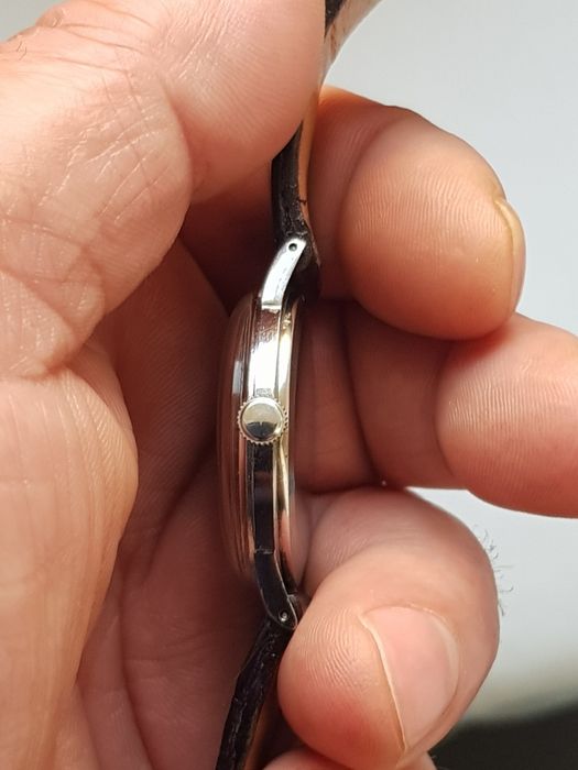 Vînd ceas elvețian Doxa