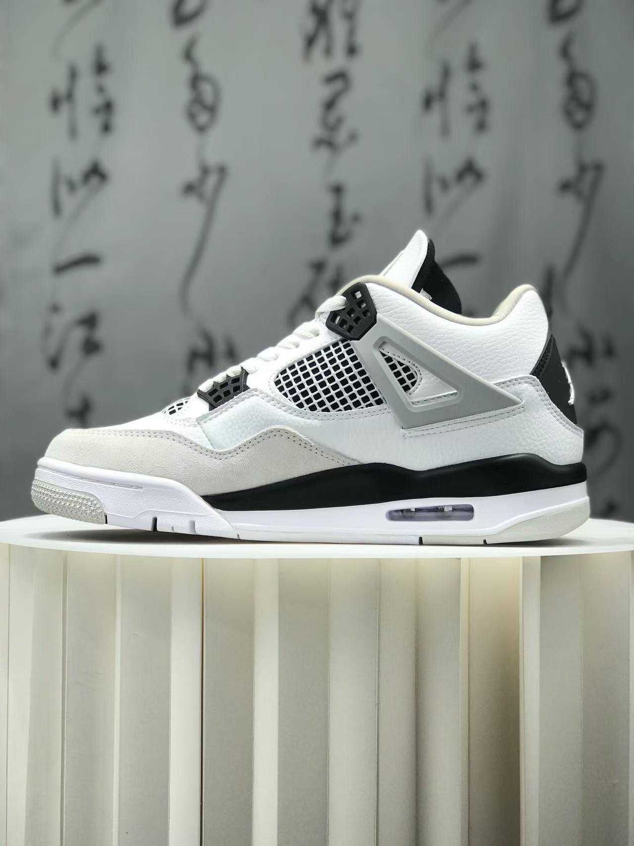 Jordan 4 Retro Military Black EU42