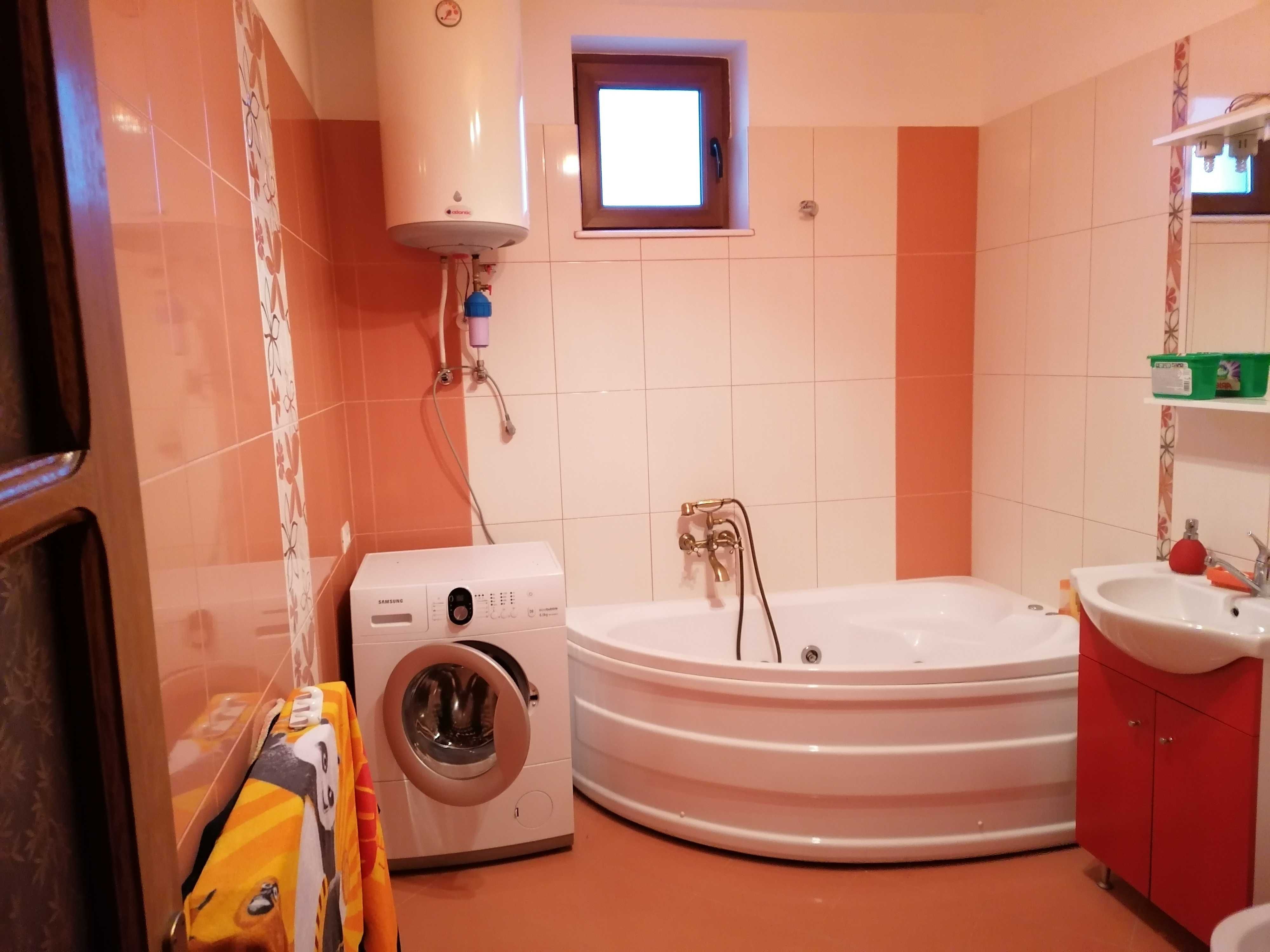 Casa 6 cam de 340 mp utili, teren 1000 mp Focsani Nord, Crang Petresti