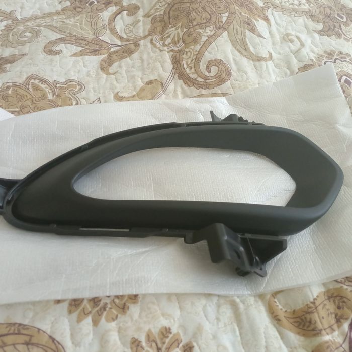 Окантовка противотуманной фары Kia Ceed