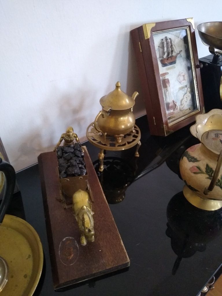 Obiecte decorative vechi.din bronz