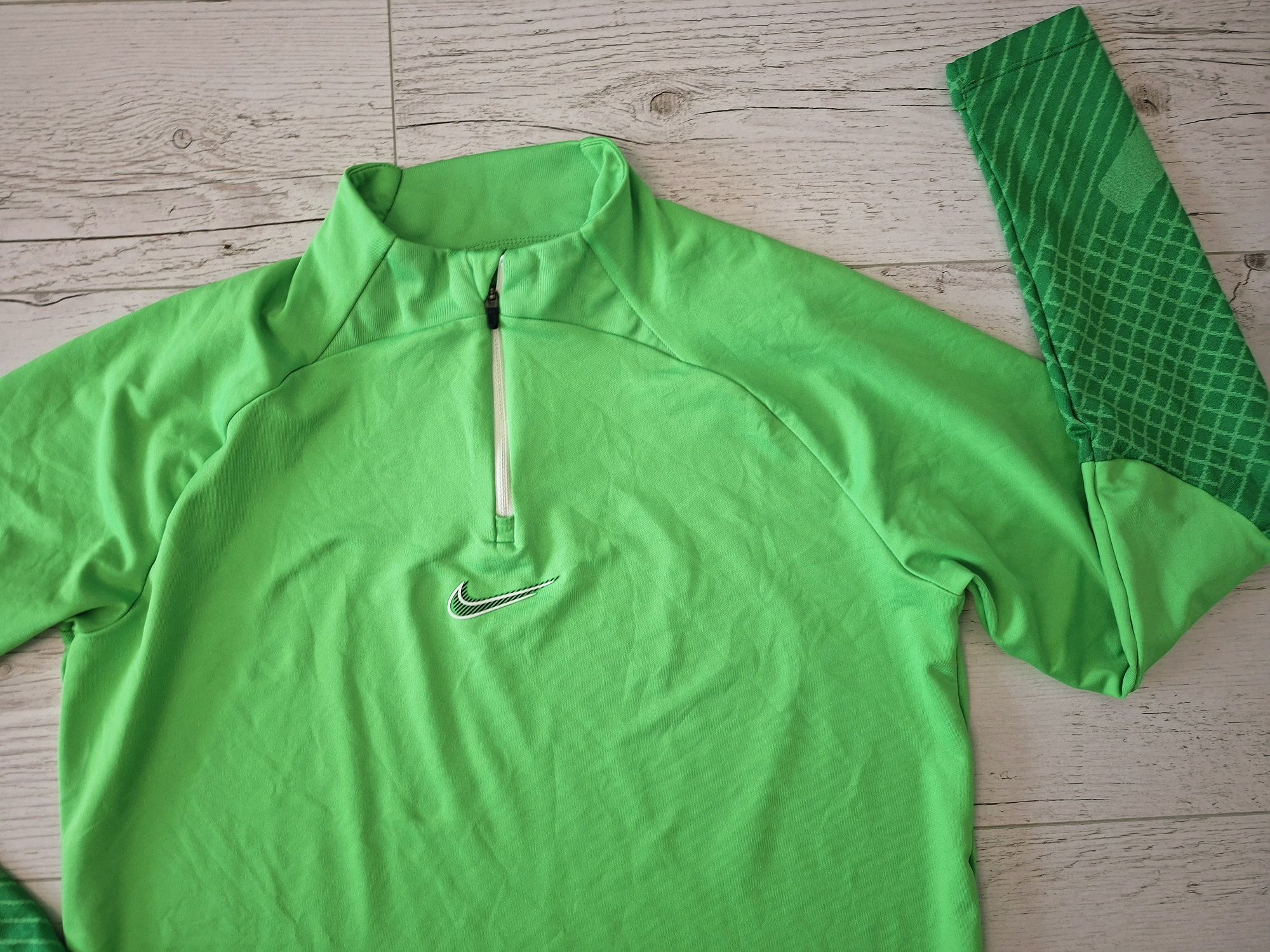 Nike Dry Fit-Ориг. Горнище Ново!