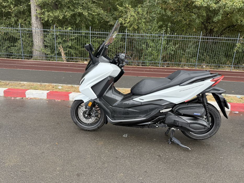Vand maxi scuter Honda Forza 350 cc