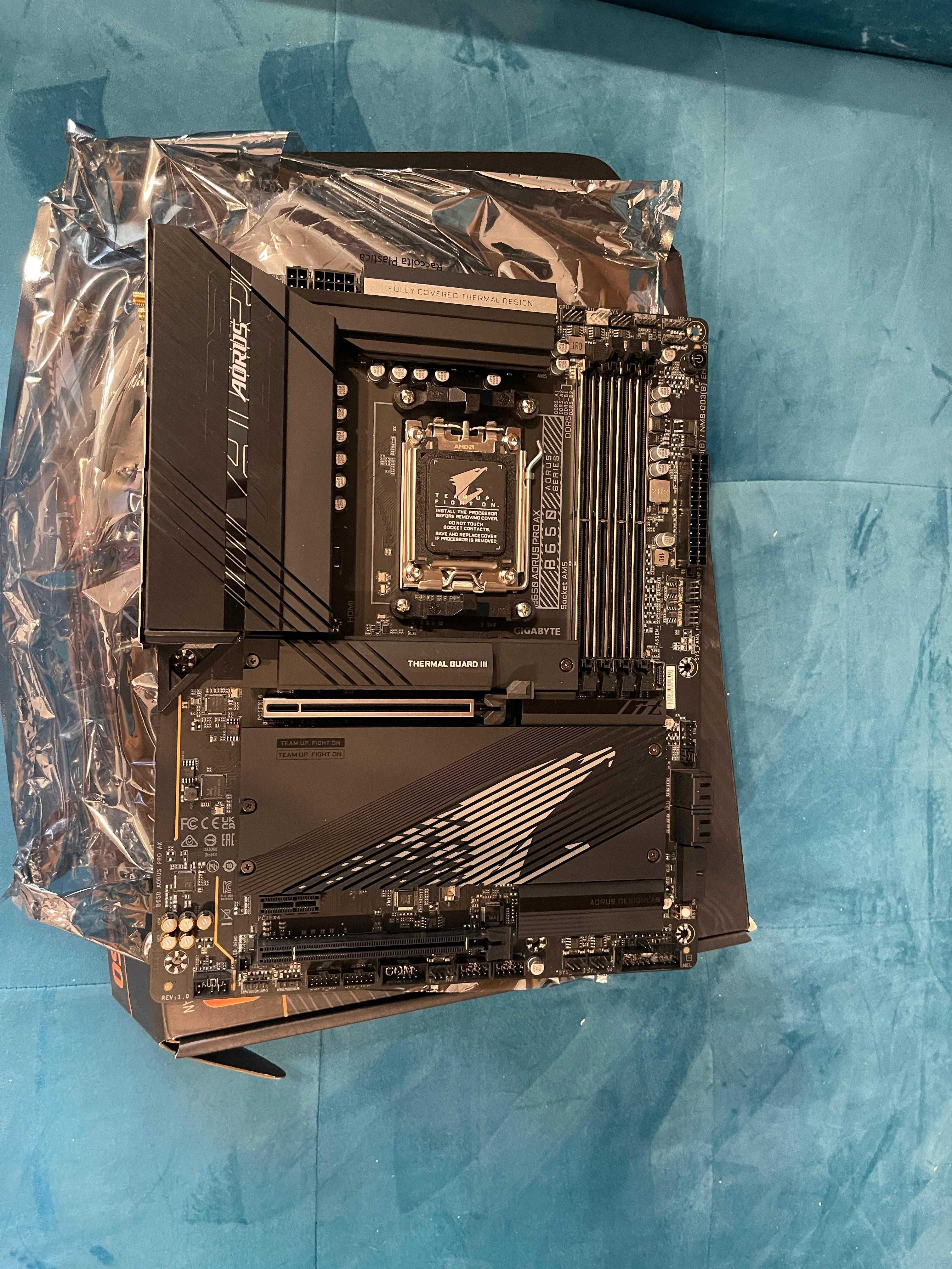 Placa de baza GIGABYTE B650 AORUS PRO AX