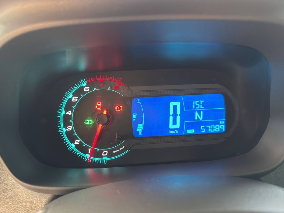 Продаю Машину первоначальный ценой 2500$ кобалт