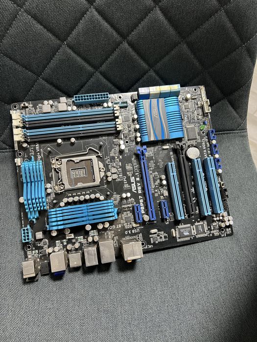 Placa de baza asus P8P67 Rev 3.1 PRET FIX