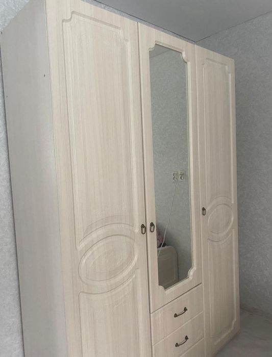 Продам шкаф срочно