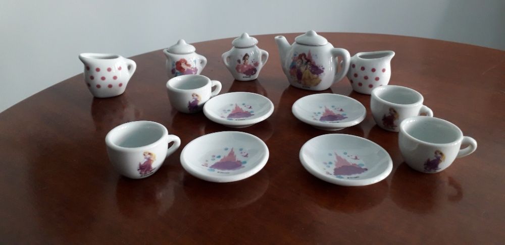 Set de ceai din ceramica pentru papusi