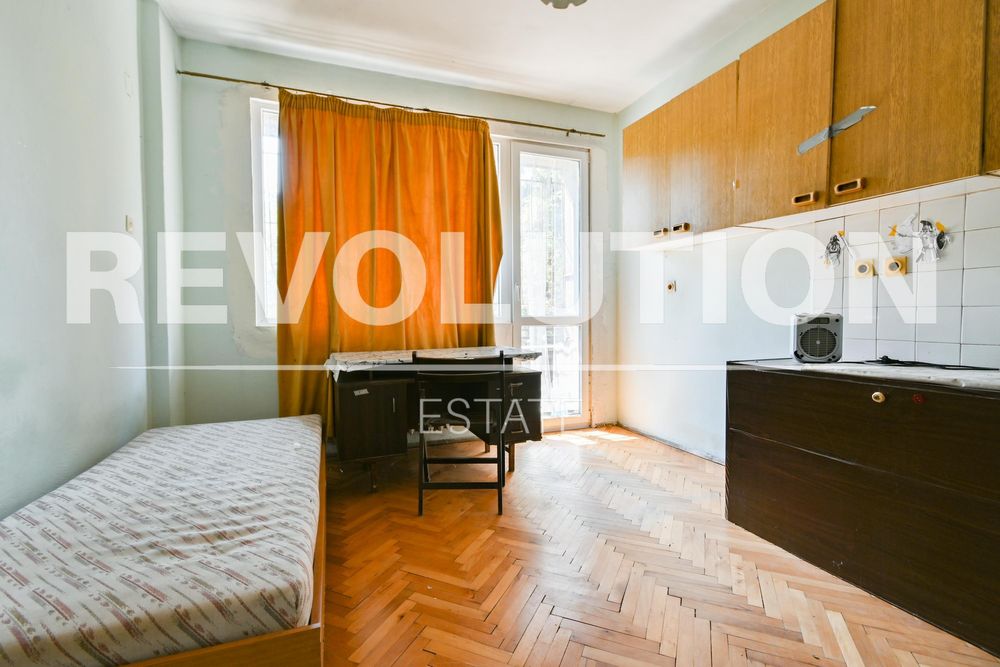 Дава се под наем Тристаен апартамент в София, Лозенец - 80 кв.м за 500 € - Снимка #3