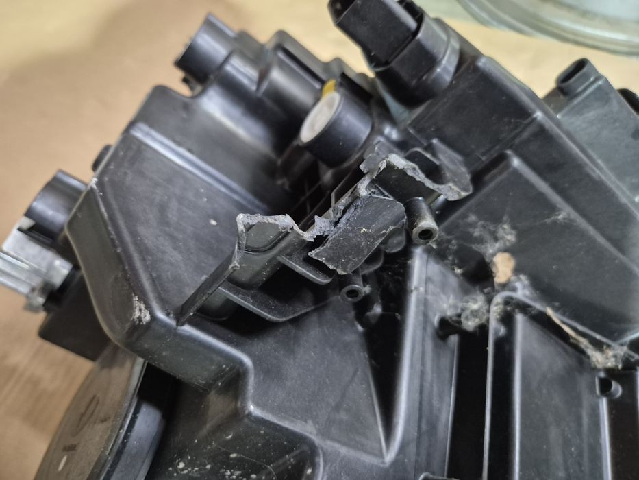 Ляв фар за SKODA Karoq NU7 57B941009 Шкода Кароя