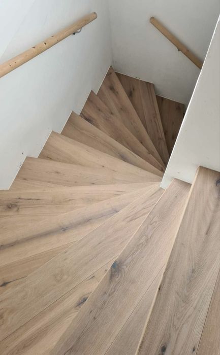 Montaj parchet, uși scări interioare/zugrăveli lavabile/montare mobila