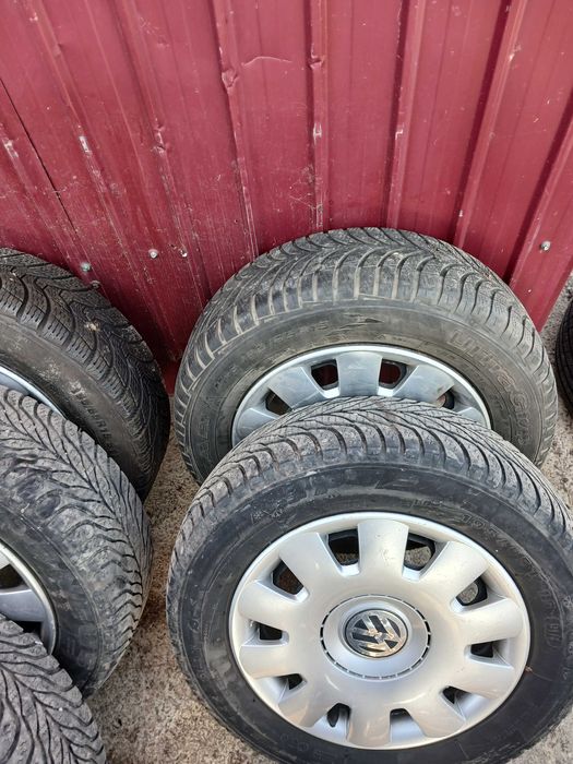 Vând cauciucuri 195/65/15