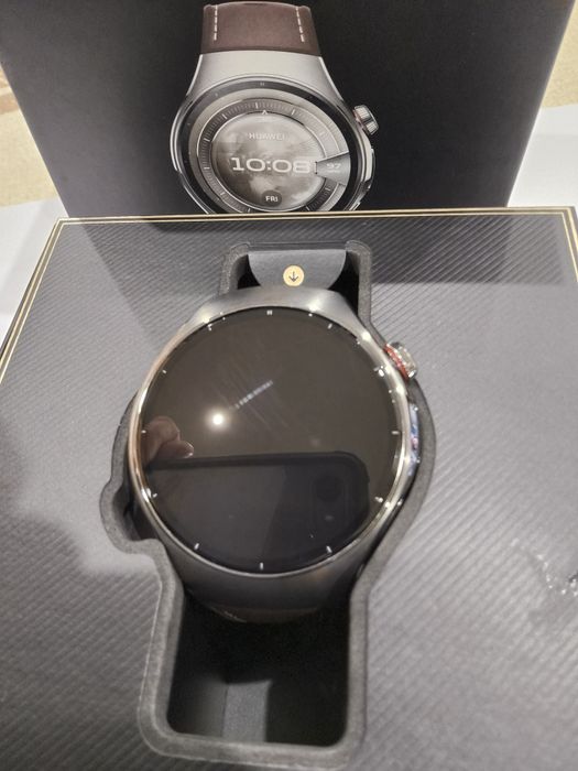 Продавам Huawei Watch 5 LTE 46mm и подарък слушаки