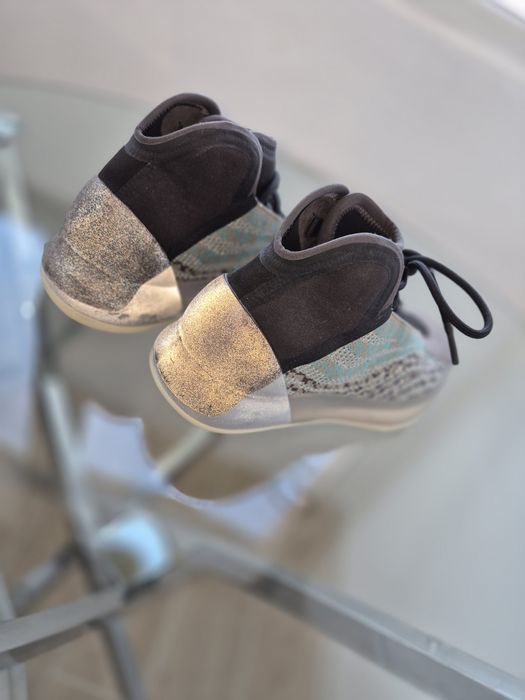 Vand Adidas Yeezy QNTM Teal