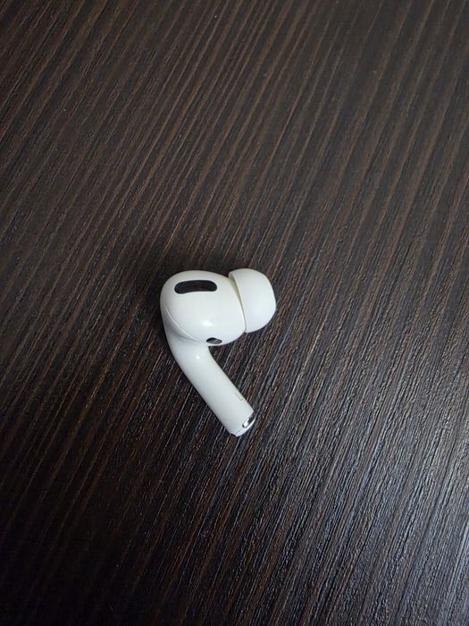 Левый наушник Airpods Pro 1-го поколенияя